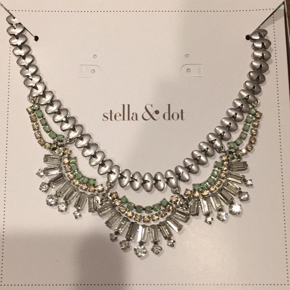 Stella and Dot Belle Necklace